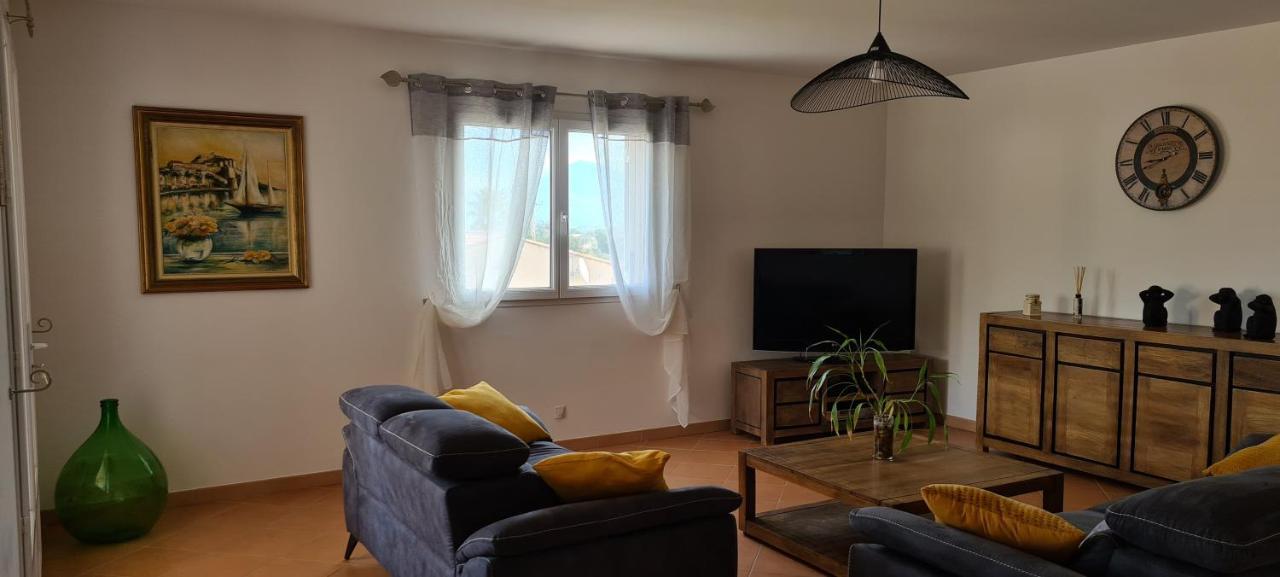 130m2 Qui Surplombe La Baie De Calvi Vue Citadelle Holiday home *